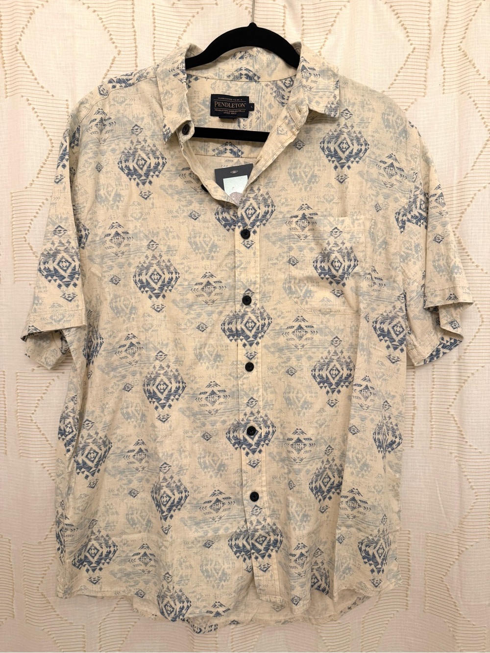 NWT Men’s Pendleton Beige Short-Sleeve Button-Down Shirt with Blue Geometric